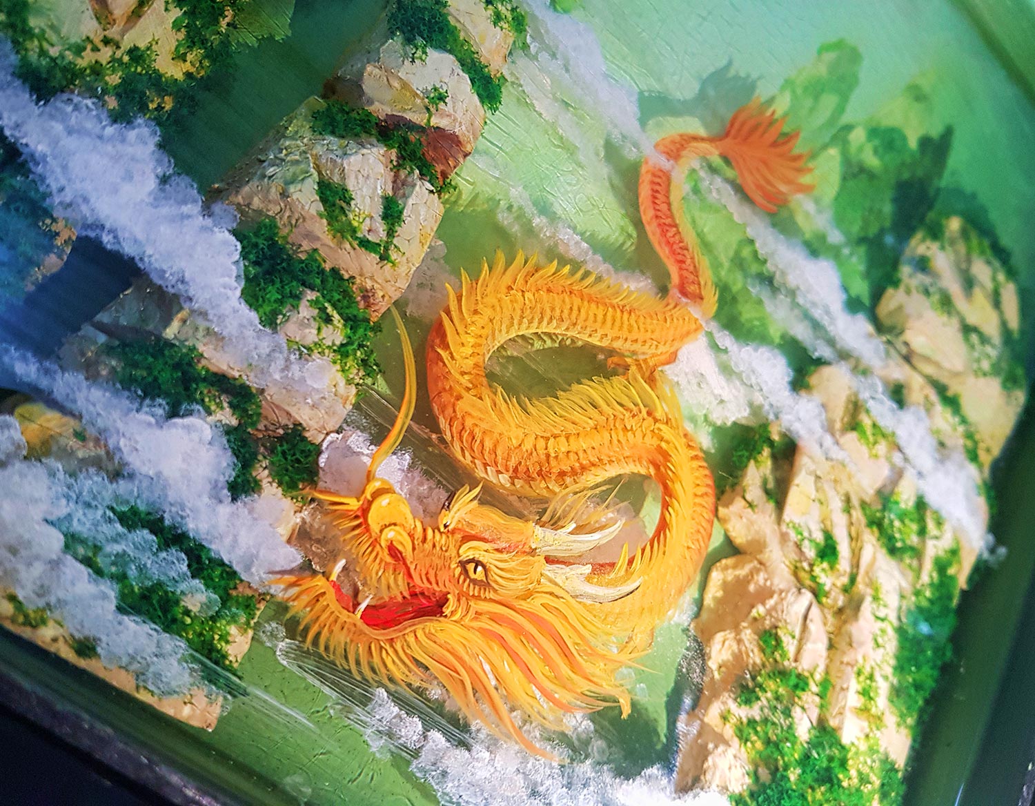 Tranh Rồng Vàng 3D Treo Tường: Giáng Long Trái